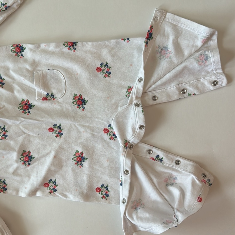EUC Janie and Jack Classic White Floral Baby One-Piece with Red Trim 6-12 months - Picture 5 of 5